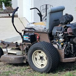 Commercial Zero-Turn Mower – NON-FUNCTIONAL – For Parts or Repair