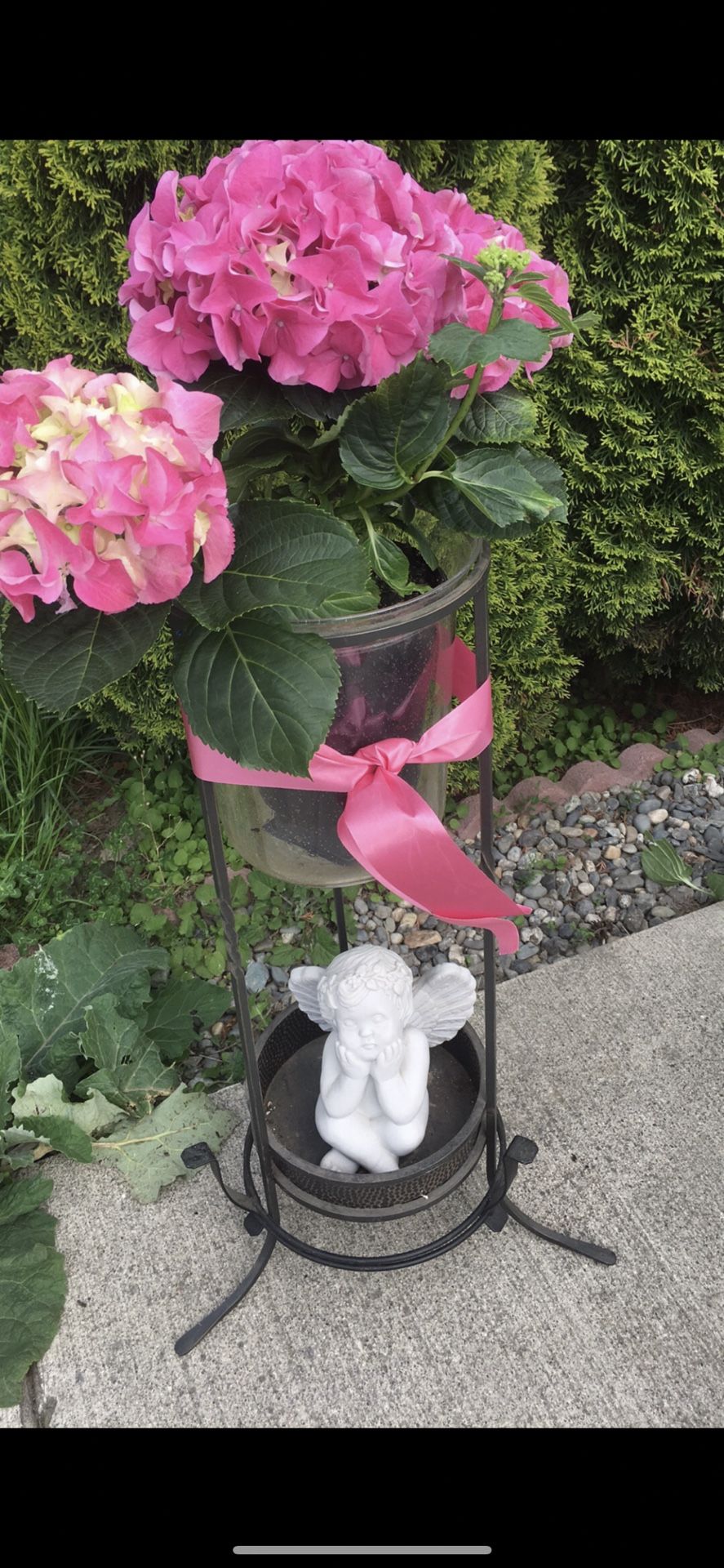 Huge Flowers And Candle 🕯️ Holder