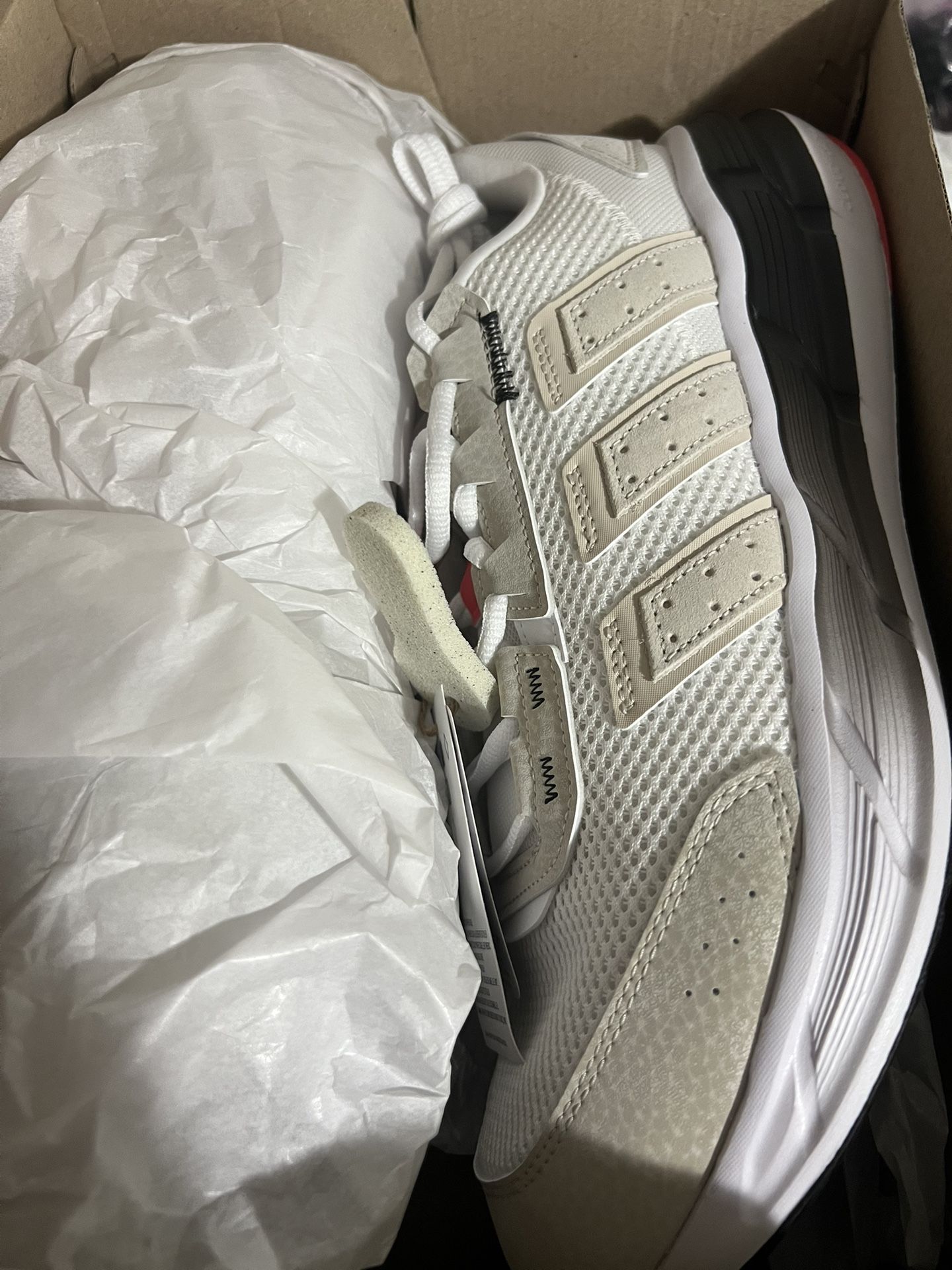 Men’s ASTRASTAR ADIDAS SHOES size 11.5