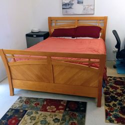 Beautiful Bed set For Sale