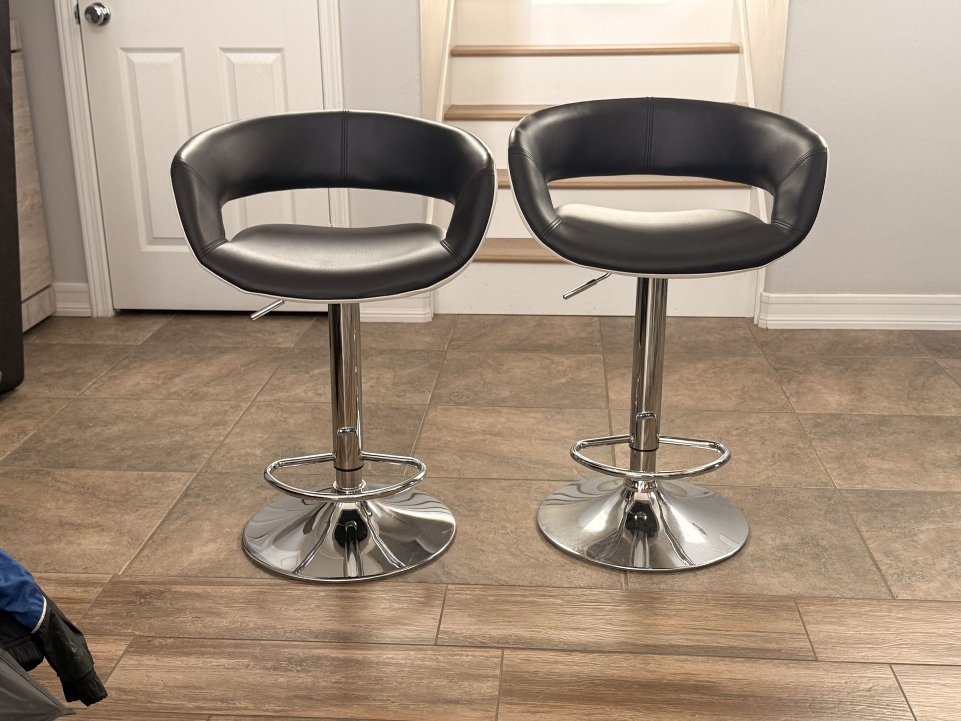 Bar stool Pair
