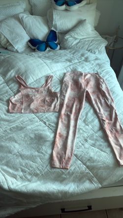 Women’s Pink Tie-Dye Crop Top and Leggings Set size large