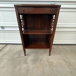 Antique wood end table in great condition!