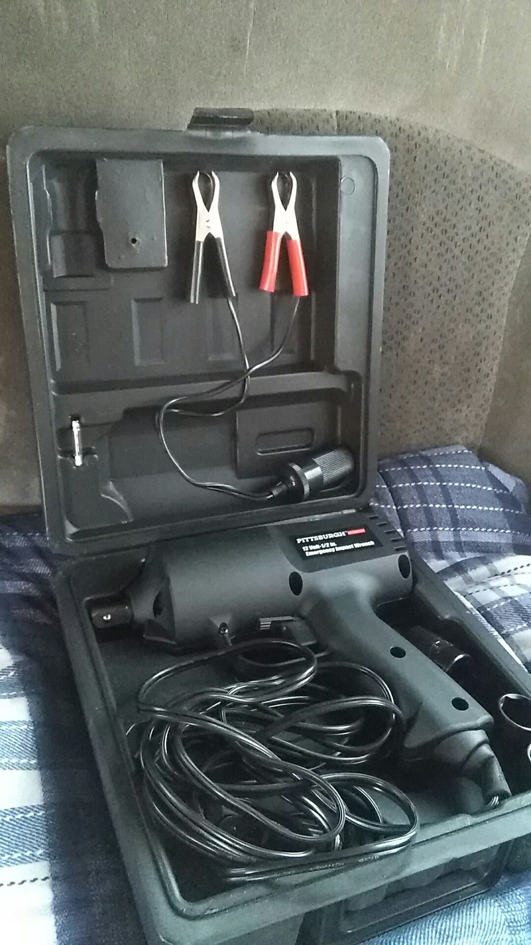 Pittsburgh 12 volt 1/2in emergency impact wrench