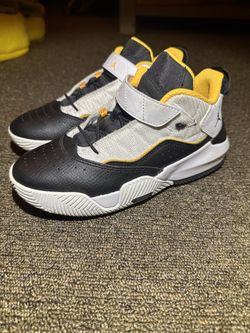 Kids Jordan’s 2Y