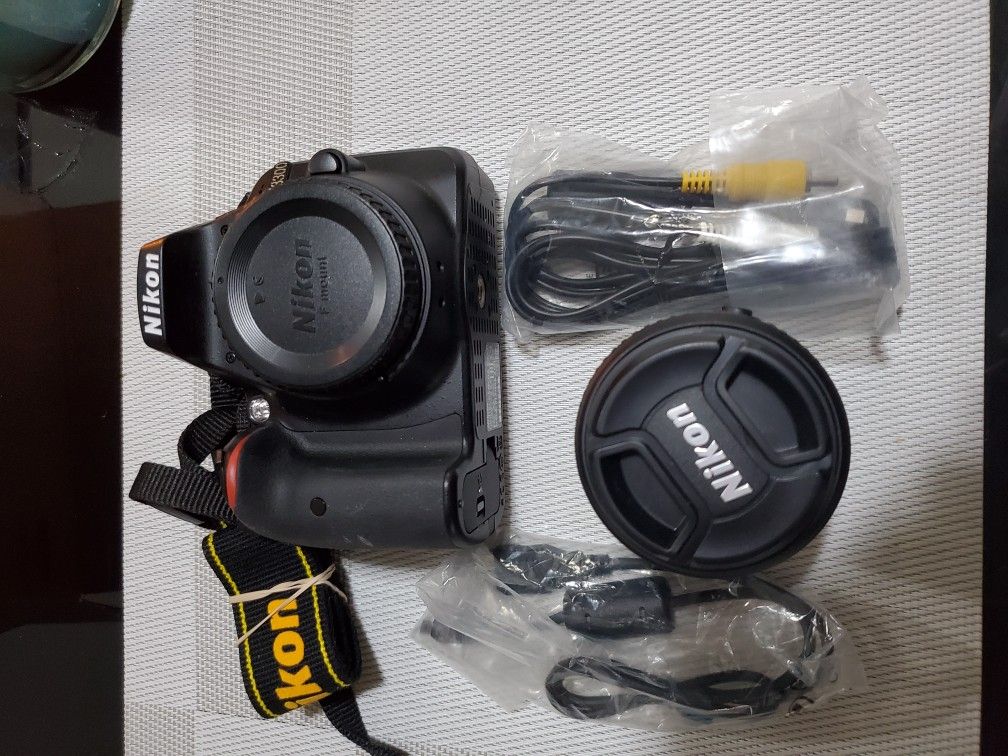 Nikon D3300 24.2MP Digital SLR 1080p Camera and 18-55mm Lens Kit