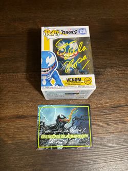 Funko marvel rival venom chase pop signed by sam de la Rosa