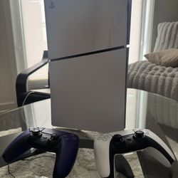 PlayStation 5 - 1TB (Disc Version)