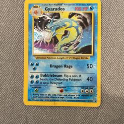 1999 HOLOGRAPHIC GYRDOS POKEMON CARD