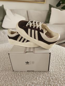 Bad Bunny Adidas 8K