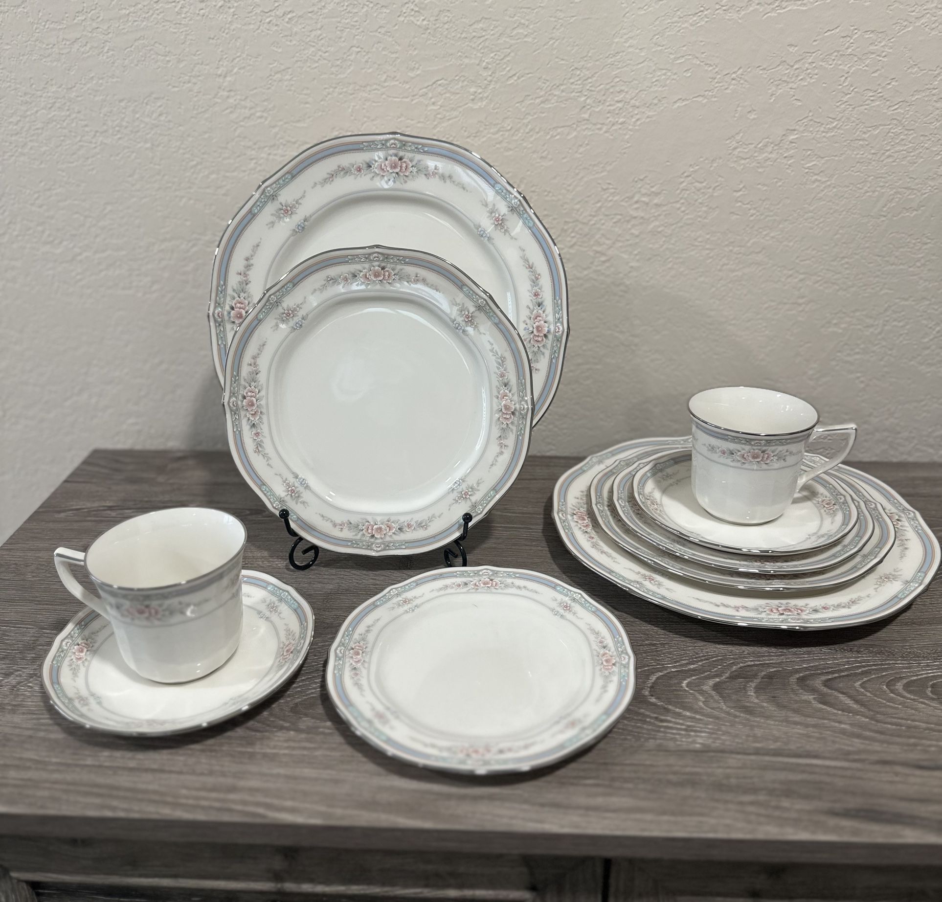 Noritake Rothschild Ivory China Set