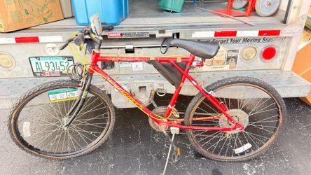Vintage Red Mountain Bike – Classic 26” Style –