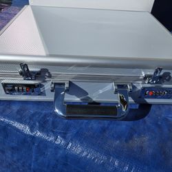 Invicta Watch Case 18 Slot Hard Travel Display Storage Briefcase w/ Combo Lock