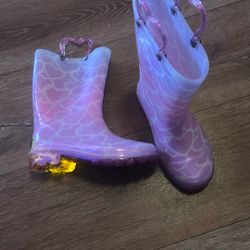 Girls Boots$10