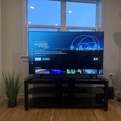 TV 65” Hisense Smart TV and Onn Soundbar