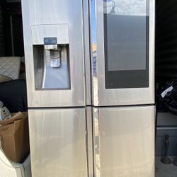 SAMSUNG 22 cu. ft. Capacity Counter Depth 4-Door Flex™ Refrigerator with Family Hub™ (2017)