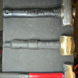 3 Sledge Hammers...SELLING ALL 3, NOT BREAKING UP....
