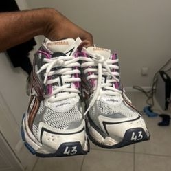 Balenciaga Runner