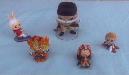 Set Of 5 -4 Funko & 1 PopMart Collectible Characters