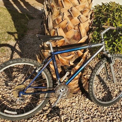 TREK 6500 ZX 21SPEED MOUNTAIN BIKE- 26INCH- SHIMANO EQUIPPED TREK 6500 ZX 21SPEED MOUNTAIN BIKE- 26INCH- SHIMANO EQUIPPED