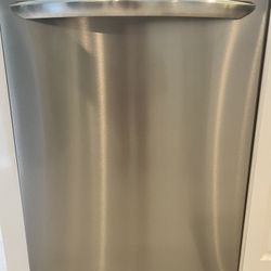 REDUCED! Frigidaire Gallery Dishwasher