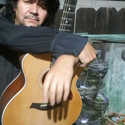 Clases De "Guitarra" Ó "Bajo"  de  Persona A Persona (No En Grupo) Para Principiantes Ó Avanzado.