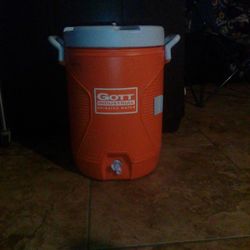 Rubbermaid  5 Gallon Water Cooler