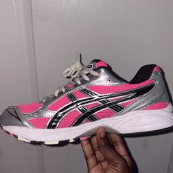 pink asics size 12.5 men’s