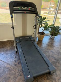 Treadmill, foldable