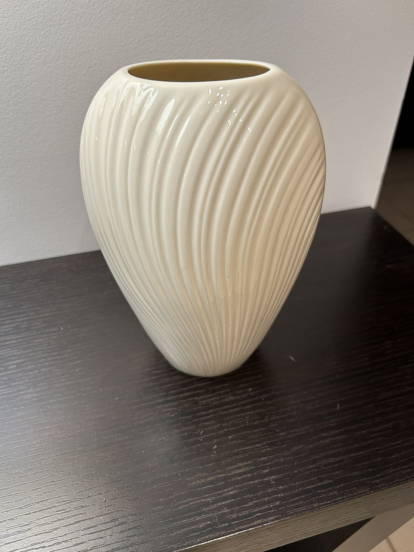Lenox Ivory Vase 8” 
