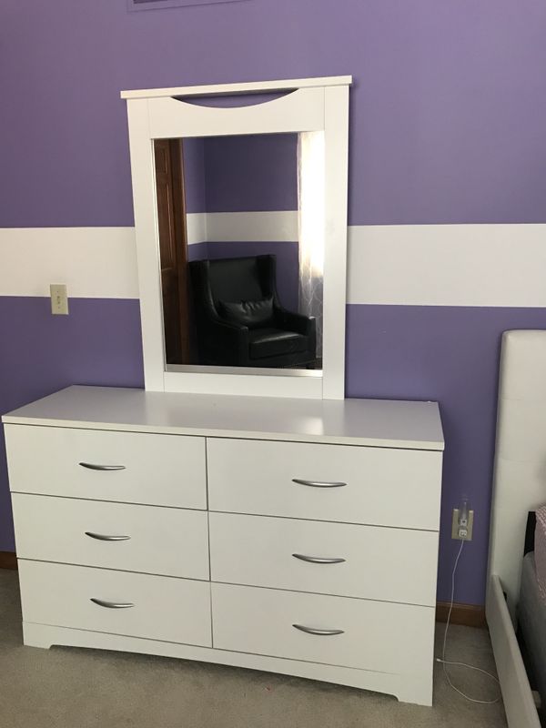 Dresser With A Mirror For In Fort Wayne Offerup Dresser With A Mirror Fort Wayne