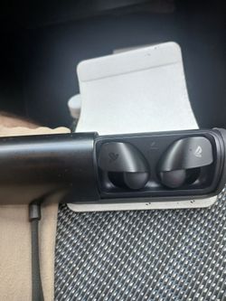 PS PORTAL WITH CASE/PS PULSE EXPLORE EARBUDS Bundle