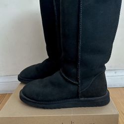 Classic Tall UGG Boot - Size 6