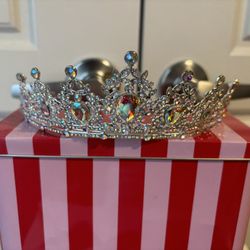 Tiara 