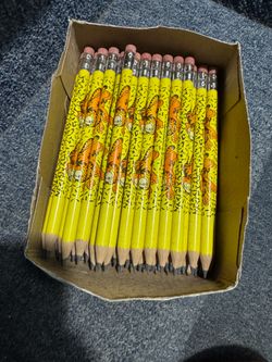 35 vintage 1978 Garfield pencils