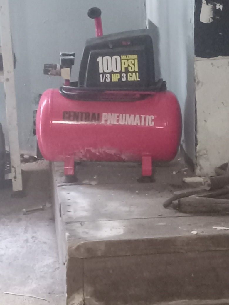 Central Pneumatic 3 Gal Air Compressor 