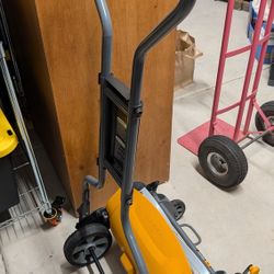 Fiskars 18 in. Cut Manual Push Non-Electric Walk Behind Reel Mower