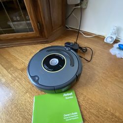 Roomba 652 Robot Vacuum