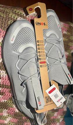 BRAND NEW Unos Gray Knit Running Shoes Mens 12.5-13.5 women 14-15 NEW WITH TAGS Unos Gray Knit Running Sneakers offer a sleek, modern aesthetic with