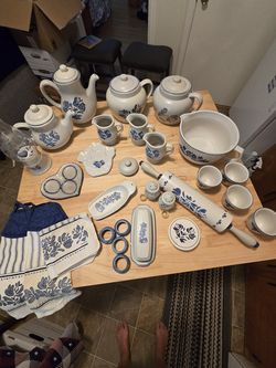 Vintage Pfaltzgraff Yorktowne Stoneware Lot