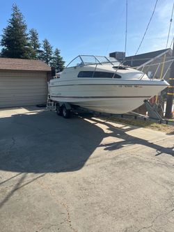 1992 Bayliner classic boat w/tandem axel trailer