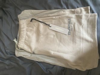 ESSENTIALS SHORTS