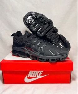 Men’s Nike Air Vapormax Plus-triple black