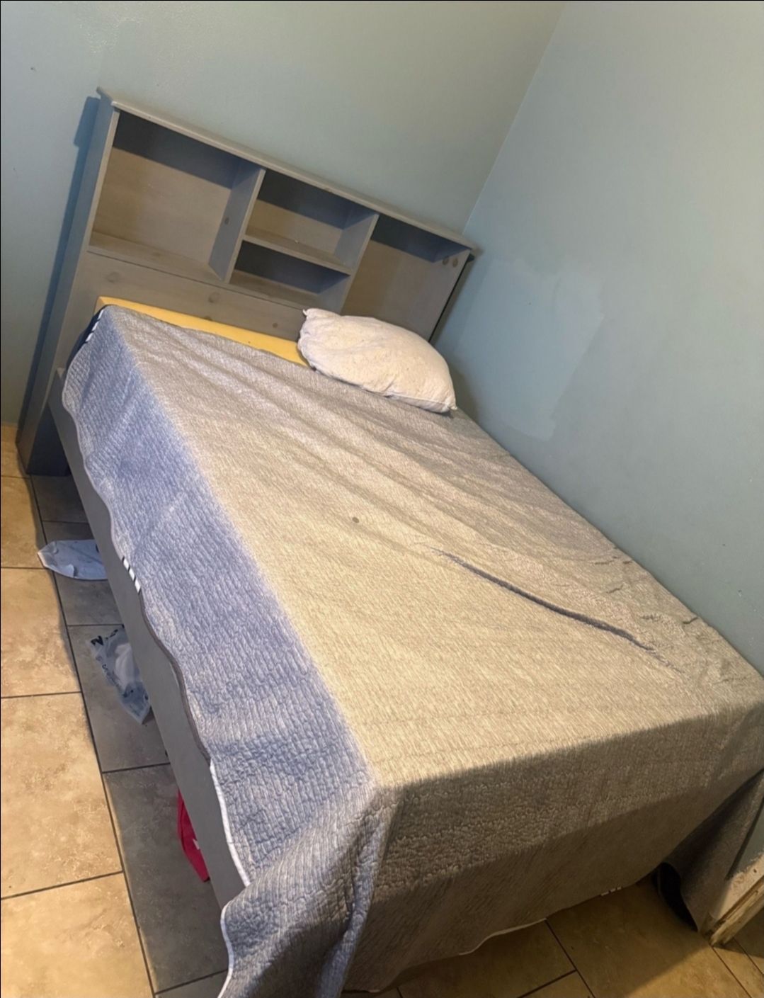 Beautiful Full Size Bed With Mattress