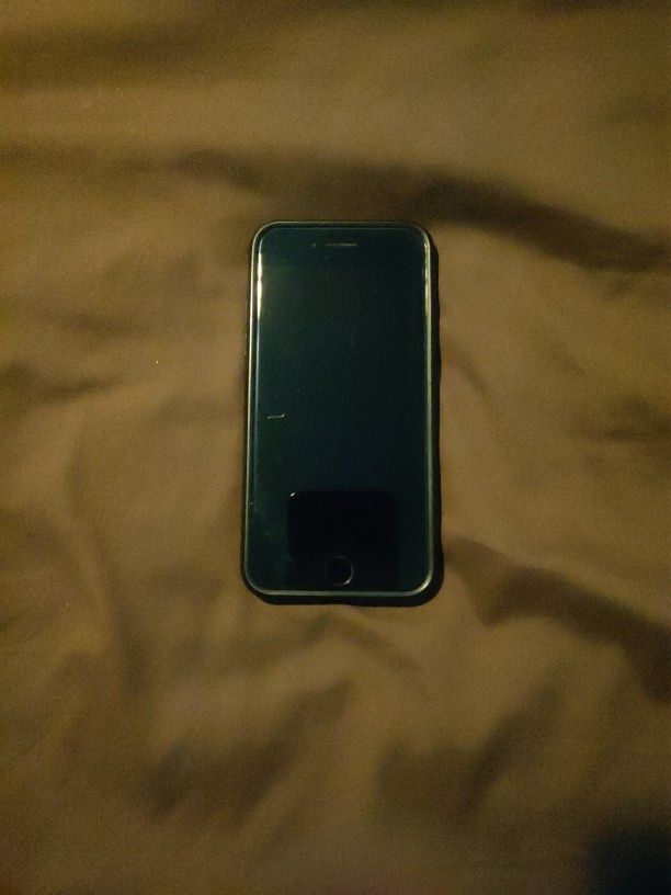 iPhone SE (2020) (Read Description)