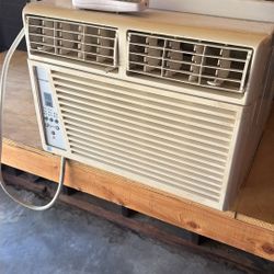 Black & Decker Window Ac Unit With Remote