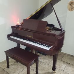 Pearl River Piano 