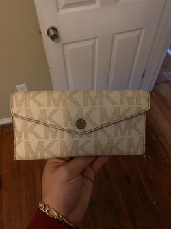 Michael kors wallet