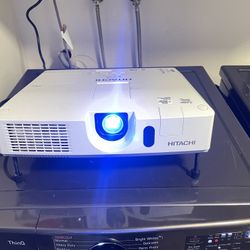 Hitachi 5000 Lumens HDMI Projector