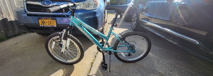 20" Girls Huffy Highland Bike